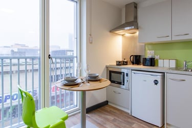 1 bed studio, Raleigh Street, City Centre, Plymouth, PL11ET - Image 5